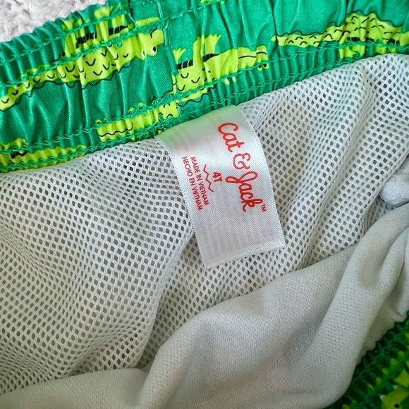 3 for $15 🤩Cat & Jack toddler boys swim trunks alligator print 4T - Picture 2 of 5